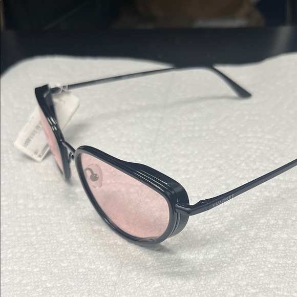 Vuarnet Black Cat Eye Frame Sunglasses with Pink Lenses - Picture 2 of 4